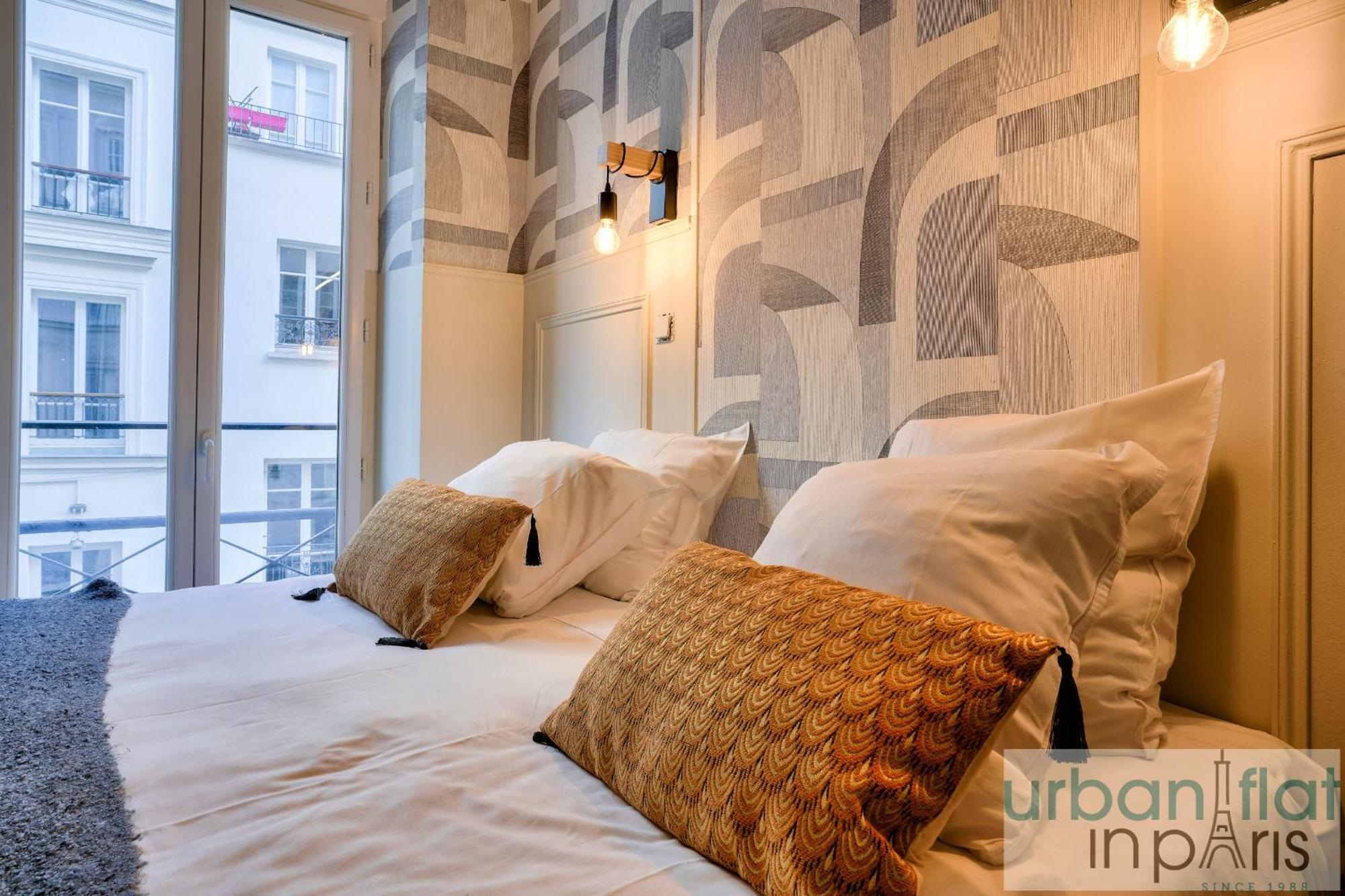 13 Luxury Flat Eiffel Design 2 Apartment Paris Bagian luar foto
